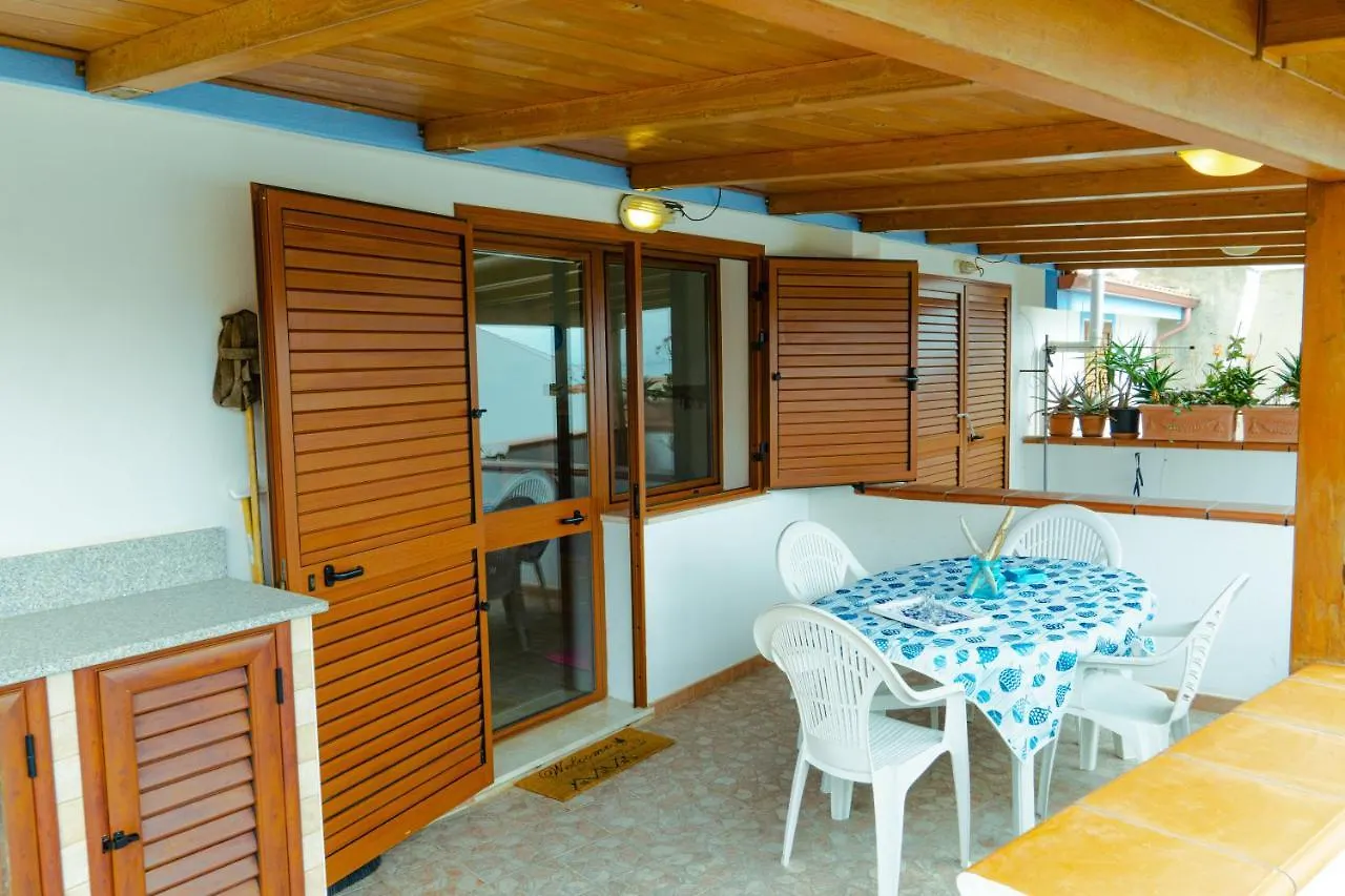 Calasetta Comfy Apartment X5 - W/ Terrace איטליה