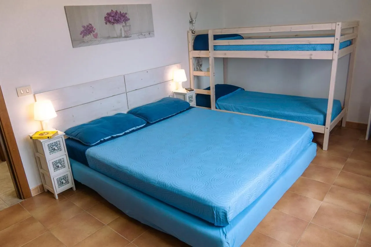 Calasetta Comfy Apartment X5 - W/ Terrace איטליה