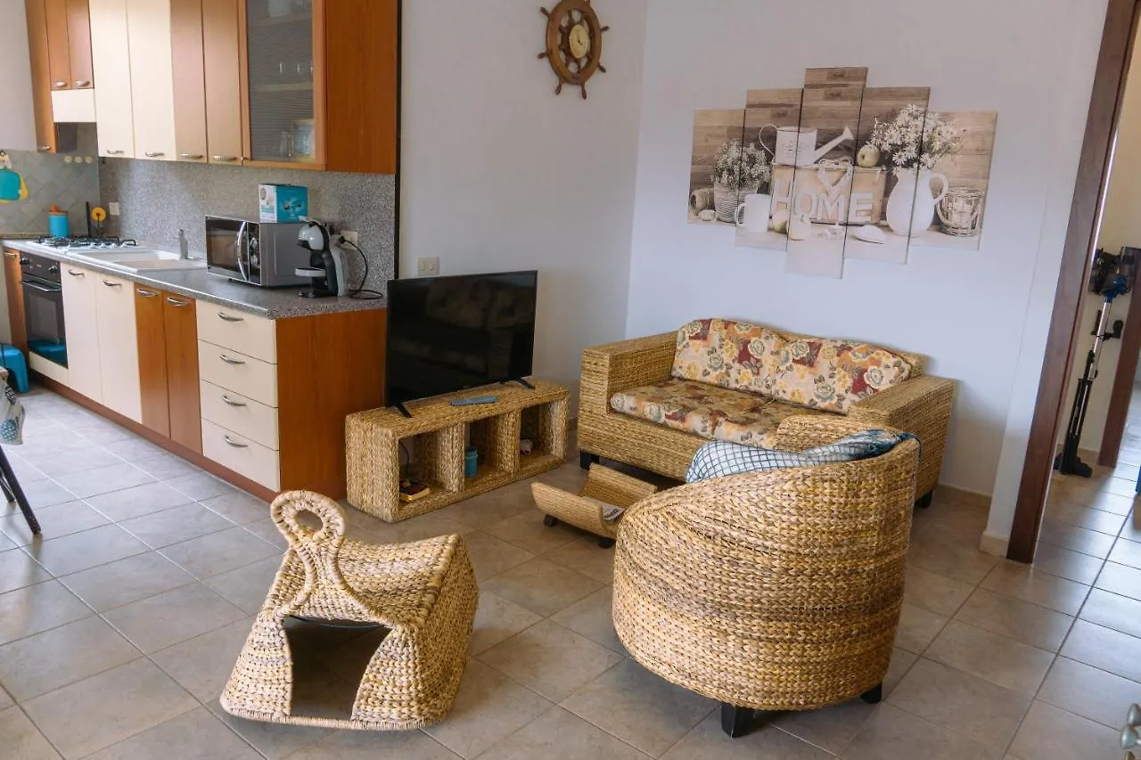 Calasetta Comfy Apartment X5 - W/ Terrace איטליה